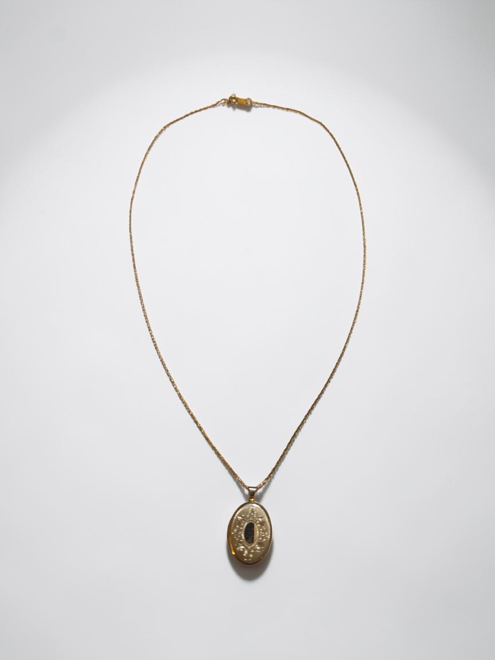 Gold Oval Pendant Necklace - Women Jewelry